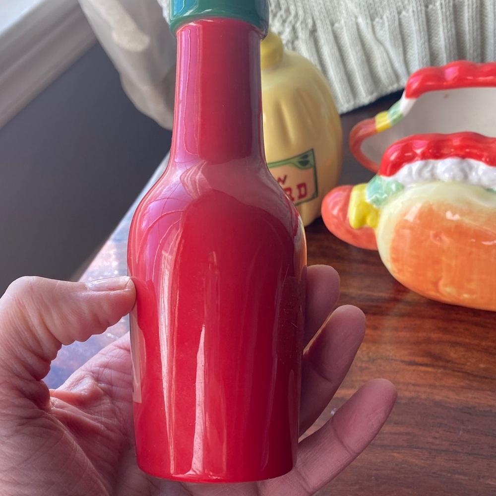 Vintage Hot Dog Napkin Holder w/Mustard and Ketchup Bottle Salt/Pepper Set - Picture 8 of 10
